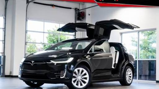 TESLA MODEL X 2018 5YJXCDE2XJF088422 image